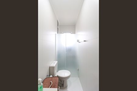 Casa de condomínio à venda com 124m², 3 quartos e 2 vagas Casa de condomínio à venda com 124m², 3 quartos e 2 vagasBanheiro
