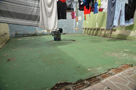 Casa à venda com 300m², 2 quartos e 2 vagasÁrea de Serviço/Quintal