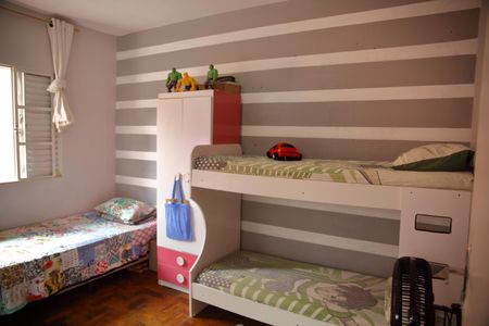 Casa à venda com 300m², 2 quartos e 2 vagasQuarto 2