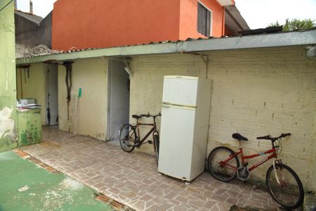 Casa à venda com 300m², 2 quartos e 2 vagasDepósito/Serviço