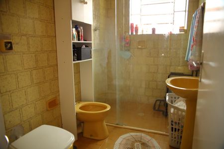 Casa à venda com 300m², 2 quartos e 2 vagasBanheiro