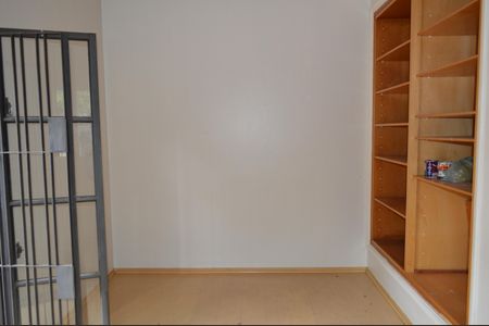 Casa à venda com 217m², 5 quartos e 2 vagasQuarto 3