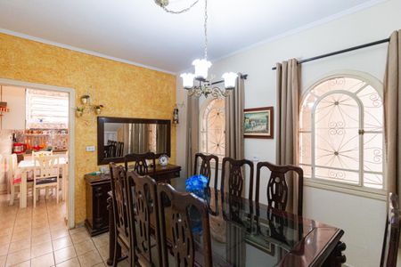 Casa à venda com 219m², 3 quartos e 3 vagas Casa à venda com 219m², 3 quartos e 3 vagasSala de jantar