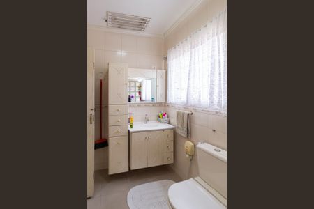 Casa à venda com 219m², 3 quartos e 3 vagas Casa à venda com 219m², 3 quartos e 3 vagasBanheiro 1