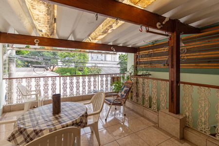 Casa à venda com 219m², 3 quartos e 3 vagas Casa à venda com 219m², 3 quartos e 3 vagasSacada