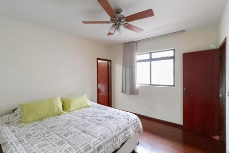 Casa à venda com 231m², 3 quartos e 3 vagas Casa à venda com 231m², 3 quartos e 3 vagasSuíte 2