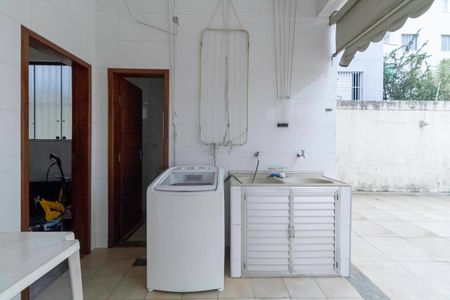 Casa à venda com 231m², 3 quartos e 3 vagas Casa à venda com 231m², 3 quartos e 3 vagasÁrea de serviço