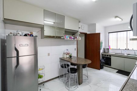 Casa à venda com 231m², 3 quartos e 3 vagas Casa à venda com 231m², 3 quartos e 3 vagasCozinha