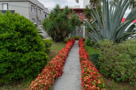 Casa à venda com 231m², 3 quartos e 3 vagas Casa à venda com 231m², 3 quartos e 3 vagasFachada