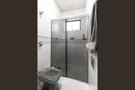 Casa à venda com 231m², 3 quartos e 3 vagas Casa à venda com 231m², 3 quartos e 3 vagasBanheiro da suíte 1