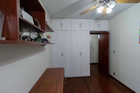 Casa à venda com 231m², 3 quartos e 3 vagas Casa à venda com 231m², 3 quartos e 3 vagasQuarto