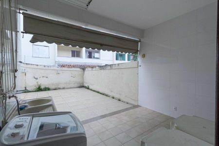 Casa à venda com 231m², 3 quartos e 3 vagas Casa à venda com 231m², 3 quartos e 3 vagasÁrea de serviço