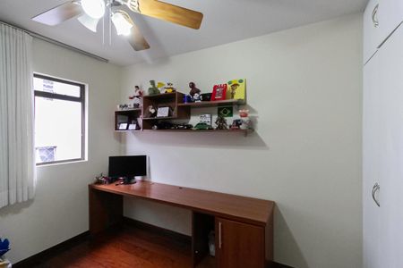 Casa à venda com 231m², 3 quartos e 3 vagas Casa à venda com 231m², 3 quartos e 3 vagasQuarto