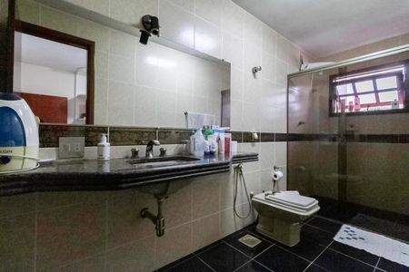 Casa à venda com 231m², 3 quartos e 3 vagas Casa à venda com 231m², 3 quartos e 3 vagasBanheiro da suíte 2