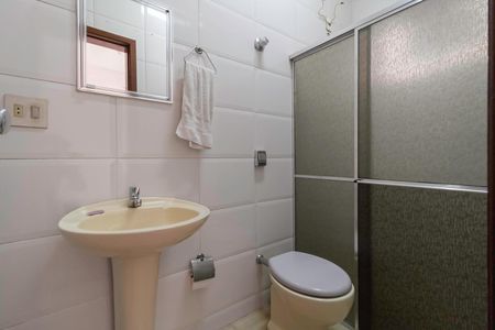 Casa à venda com 231m², 3 quartos e 3 vagas Casa à venda com 231m², 3 quartos e 3 vagasBanheiro de serviço