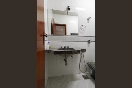 Casa à venda com 231m², 3 quartos e 3 vagas Casa à venda com 231m², 3 quartos e 3 vagasBanheiro da suíte 1