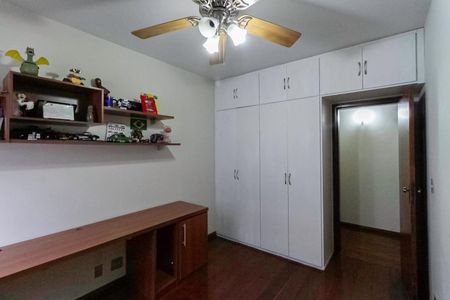 Casa à venda com 231m², 3 quartos e 3 vagas Casa à venda com 231m², 3 quartos e 3 vagasQuarto