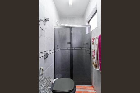 Casa à venda com 231m², 3 quartos e 3 vagas Casa à venda com 231m², 3 quartos e 3 vagasBanheiro social