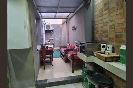 Apartamento à venda com 107m², 2 quartos e sem vaga