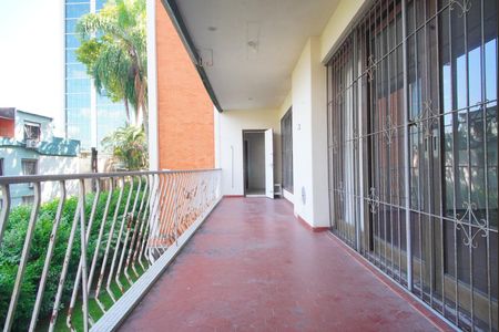 Apartamento à venda com 189m², 3 quartos e 2 vagasVaranda