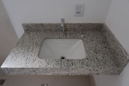 Apartamento à venda com 38m², 1 quarto e sem vaga Apartamento à venda com 38m², 1 quarto e sem vagaBanheiro da Suíte