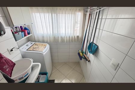 Apartamento à venda com 60m², 2 quartos e 1 vaga Apartamento à venda com 60m², 2 quartos e 1 vagaÁrea de Serviço