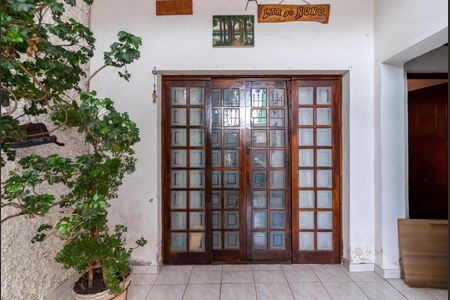 Casa à venda com 178m², 3 quartos e 2 vagas Casa à venda com 178m², 3 quartos e 2 vagasÁrea Externa