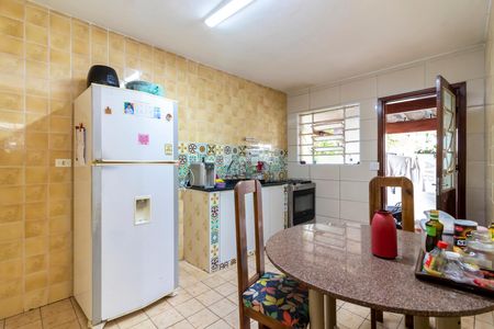 Casa à venda com 178m², 3 quartos e 2 vagas Casa à venda com 178m², 3 quartos e 2 vagasCozinha