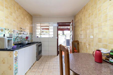 Casa à venda com 178m², 3 quartos e 2 vagas Casa à venda com 178m², 3 quartos e 2 vagasCozinha