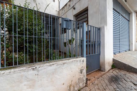 Casa à venda com 178m², 3 quartos e 2 vagas Casa à venda com 178m², 3 quartos e 2 vagasFachada