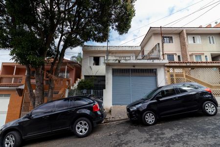 Casa à venda com 178m², 3 quartos e 2 vagas Casa à venda com 178m², 3 quartos e 2 vagasFachada