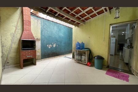 Casa à venda com 150m², 4 quartos e 2 vagas Casa à venda com 150m², 4 quartos e 2 vagasChurrasqueira