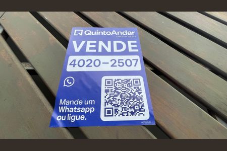 Casa à venda com 150m², 4 quartos e 2 vagas Casa à venda com 150m², 4 quartos e 2 vagasPlaquinha