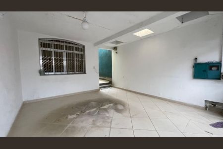 Casa à venda com 150m², 4 quartos e 2 vagas Casa à venda com 150m², 4 quartos e 2 vagasGaragem