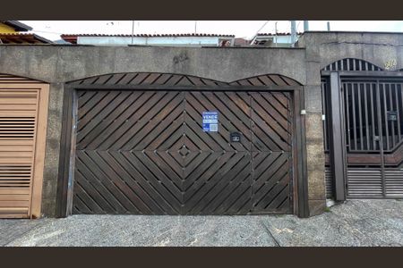 Casa à venda com 150m², 4 quartos e 2 vagas Casa à venda com 150m², 4 quartos e 2 vagasFachada