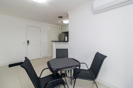 Apartamento à venda com 88m², 1 quarto e 2 vagas Apartamento à venda com 88m², 1 quarto e 2 vagasSala