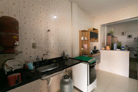 Casa à venda com 170m², 2 quartos e 10 vagas Casa à venda com 170m², 2 quartos e 10 vagasCozinha