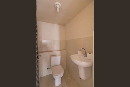 Casa à venda com 170m², 2 quartos e 10 vagas Casa à venda com 170m², 2 quartos e 10 vagasBanheiro - Terraço