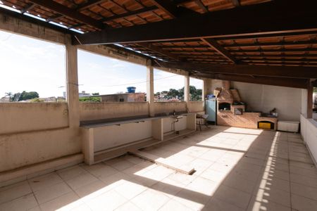 Casa à venda com 170m², 2 quartos e 10 vagas Casa à venda com 170m², 2 quartos e 10 vagasTerraço