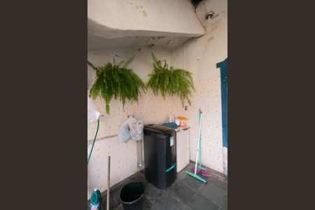 Casa à venda com 170m², 2 quartos e 10 vagas Casa à venda com 170m², 2 quartos e 10 vagasÁrea de Serviço