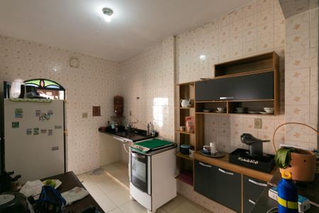 Casa à venda com 170m², 2 quartos e 10 vagas Casa à venda com 170m², 2 quartos e 10 vagasCozinha