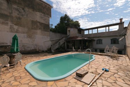 Casa à venda com 170m², 2 quartos e 10 vagas Casa à venda com 170m², 2 quartos e 10 vagasÁrea Externa