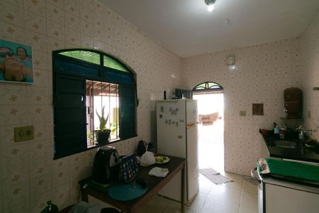 Casa à venda com 170m², 2 quartos e 10 vagas Casa à venda com 170m², 2 quartos e 10 vagasCozinha