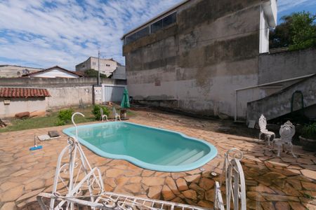 Casa à venda com 170m², 2 quartos e 10 vagas Casa à venda com 170m², 2 quartos e 10 vagasÁrea Externa
