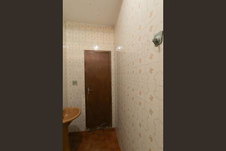 Casa à venda com 170m², 2 quartos e 10 vagas Casa à venda com 170m², 2 quartos e 10 vagasBanheiro