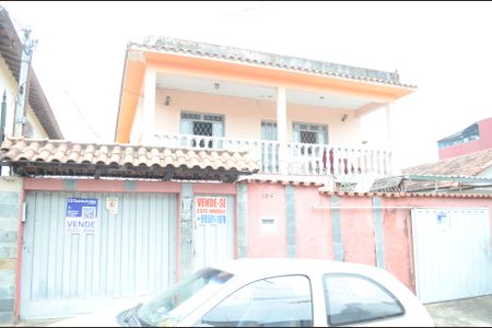 Casa à venda com 154m², 3 quartos e 6 vagasFachada