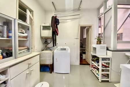 Apartamento à venda com 138m², 3 quartos e 1 vagaÁrea de Serviço