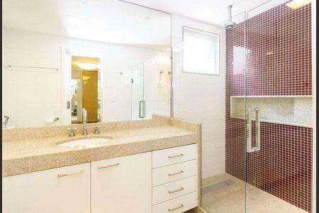 Apartamento à venda com 200m², 3 quartos e 3 vagas