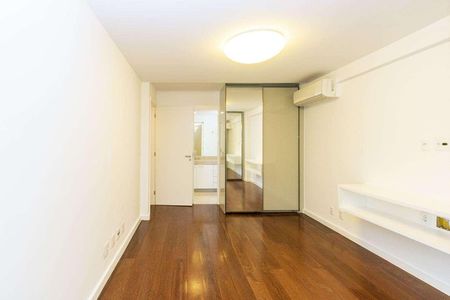Apartamento à venda com 200m², 3 quartos e 3 vagas