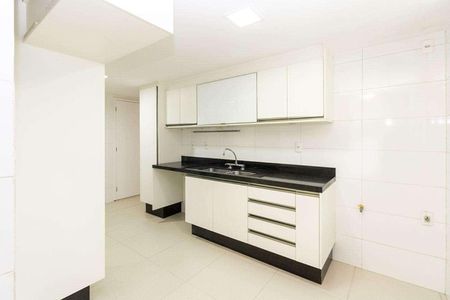 Apartamento à venda com 200m², 3 quartos e 3 vagas